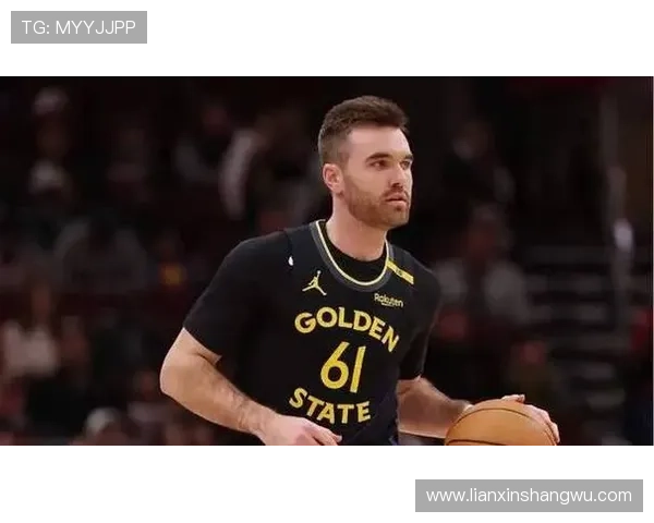 库巴挡拆战术再显威力科尔称赞两大球员关键时刻表现出色